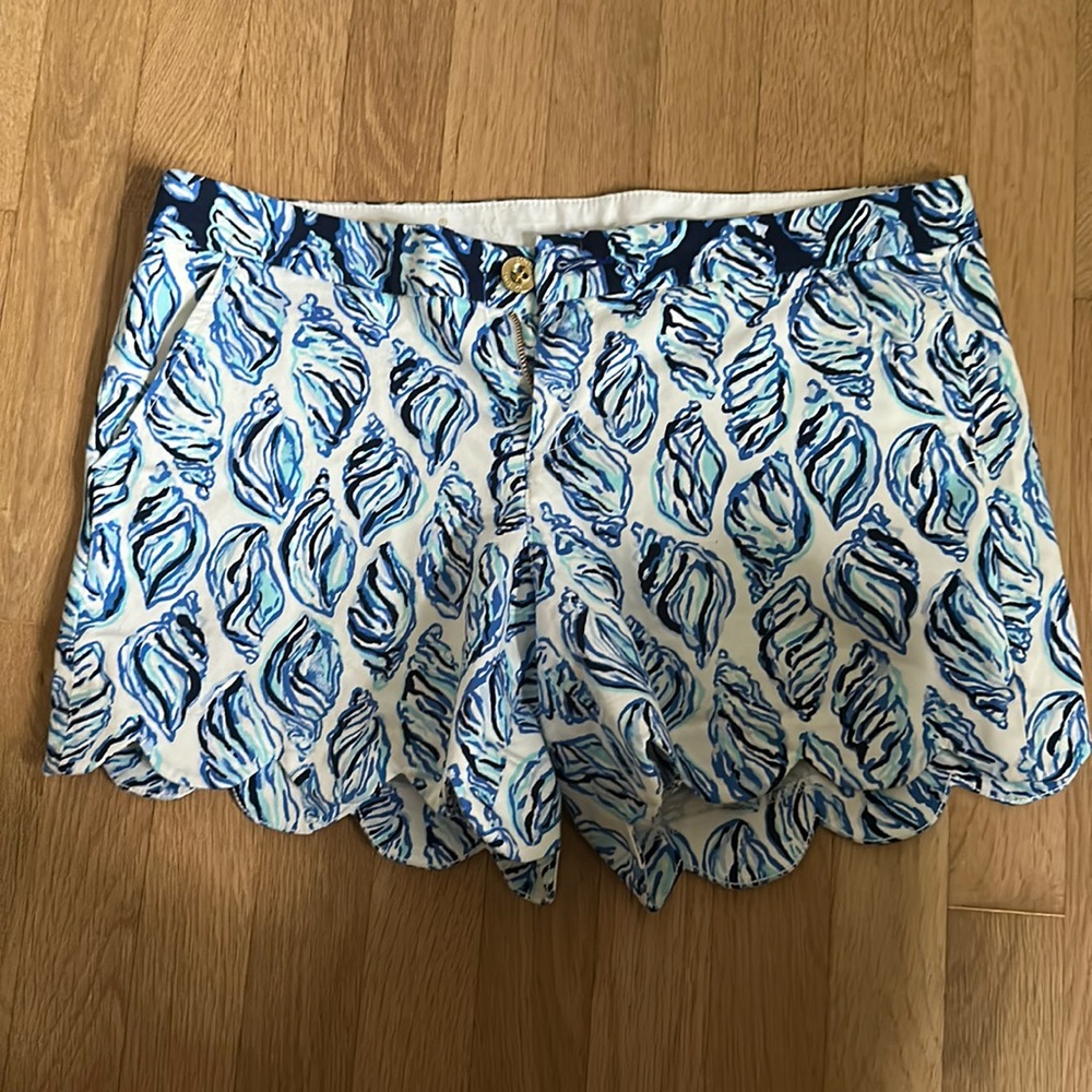 Lilly Pulitzer Buttercup stretch short 5” inseam, size 8